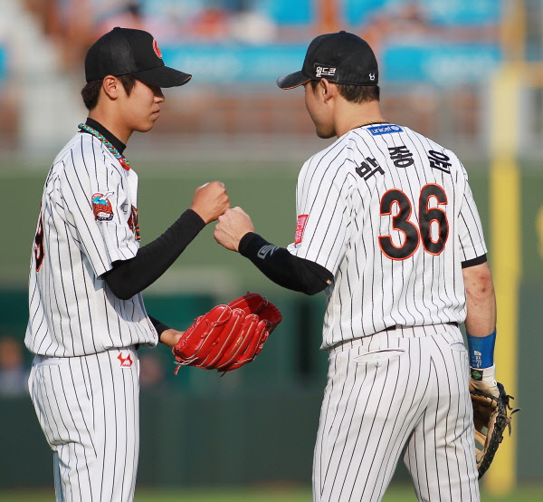 무사 만루 상황 박종윤선수의 슈퍼세이브